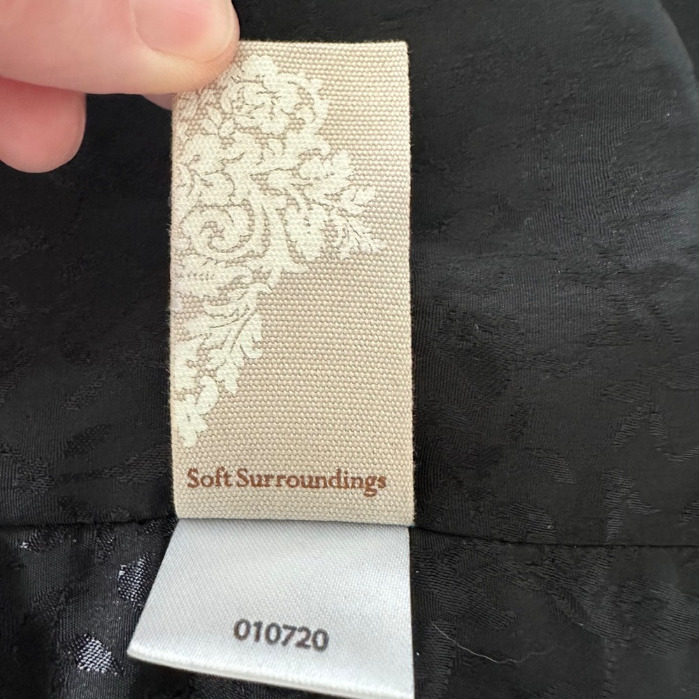 Soft Surroundings Black Veranasi Velvet Embroidered Paisley Jacket Womens Medium - Picture 11 of 11